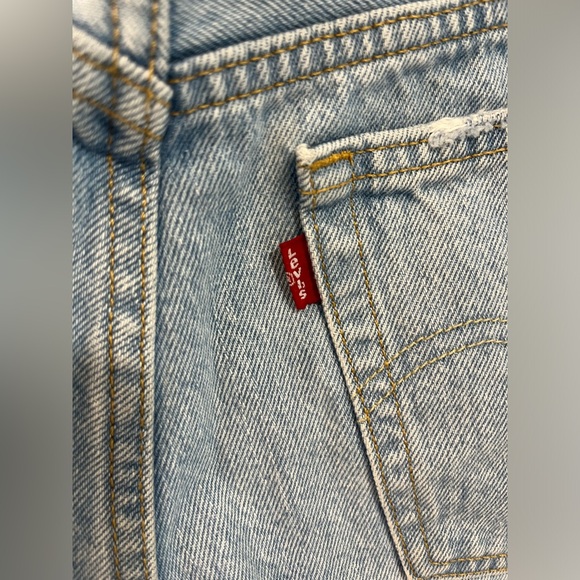 Levi's Women's Premium 501 Original Shorts - Picture 10 of 15